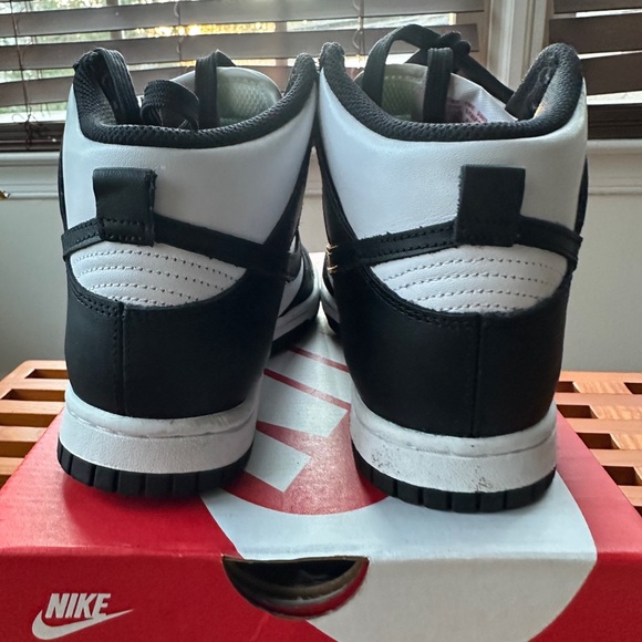 Nike women’s 6 dunk high Black and White Sneakers Trainers - Picture 8 of 9